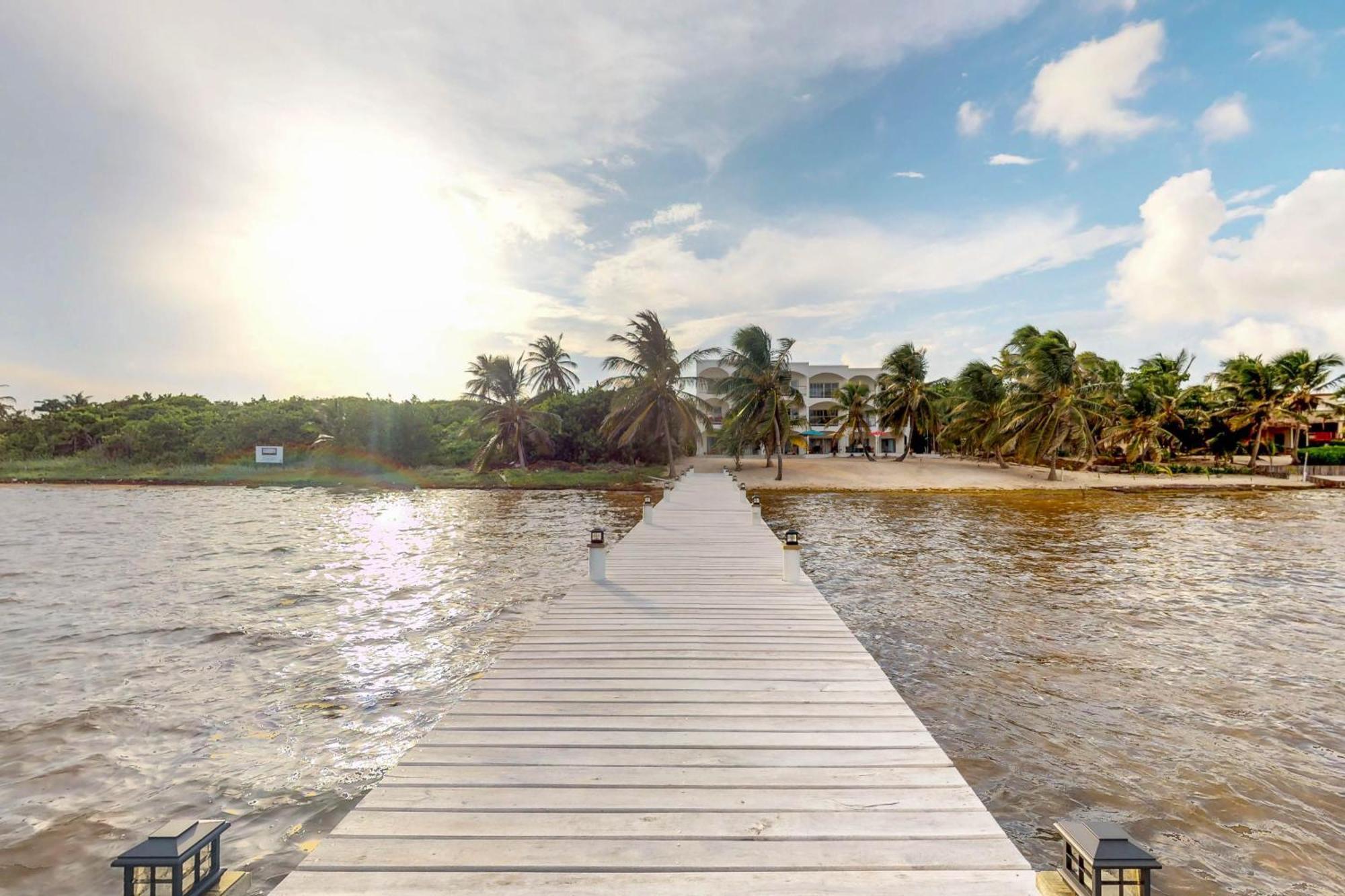 Blue Water Beach Villas San Pedro  Quarto foto